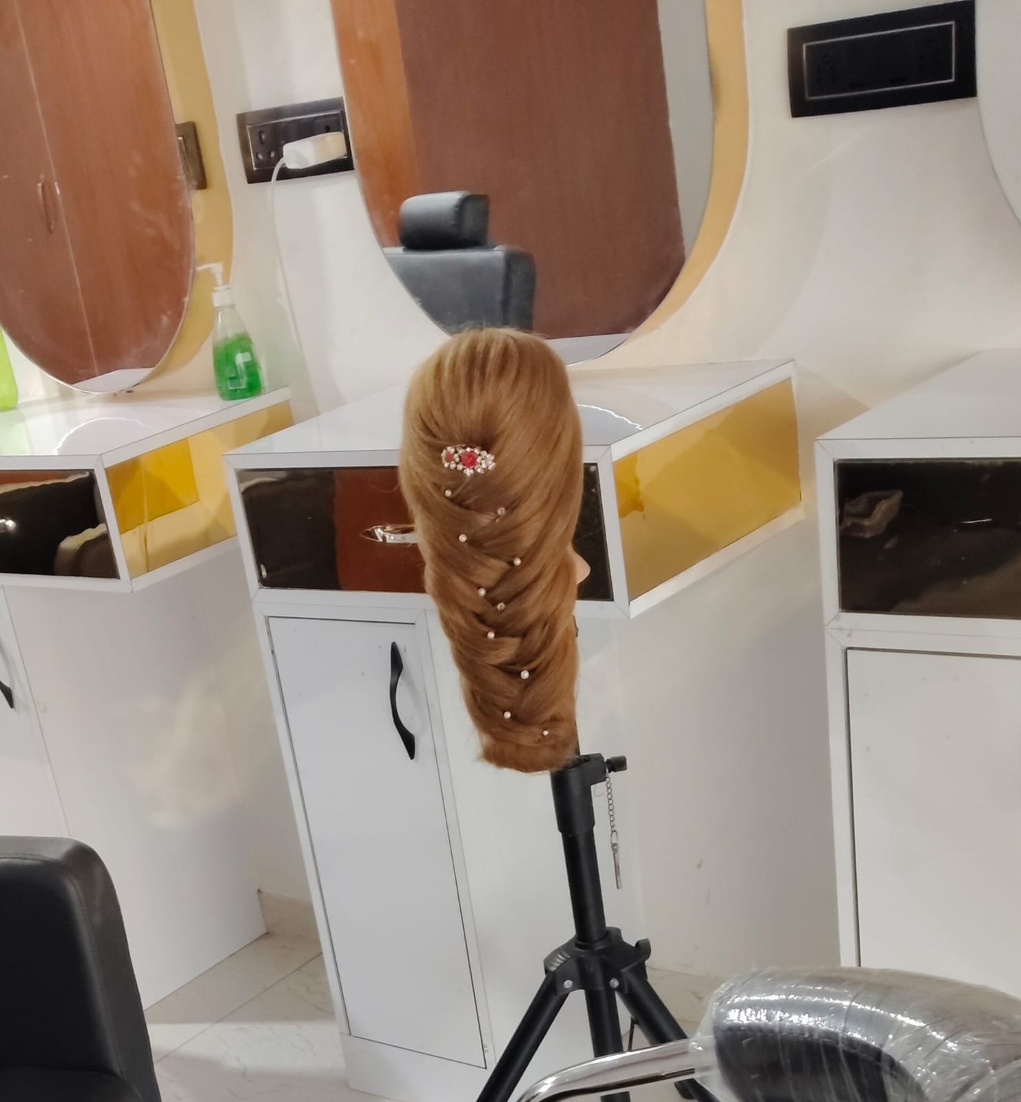 Beauty Salon Vatva Road